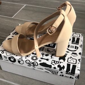 Never worn nude colored pumps